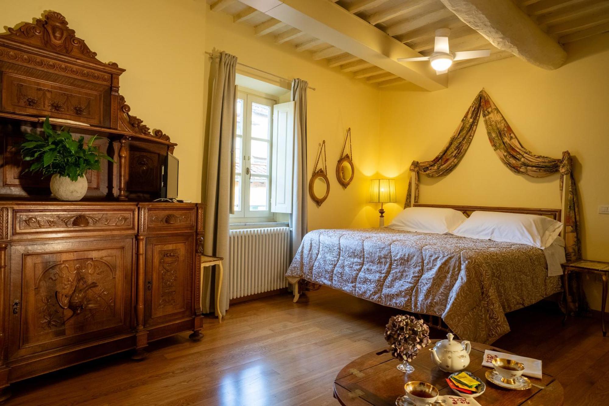 Palazzo Rocchi - Residenza D'Epoca Bed & Breakfast Lucca Exterior photo