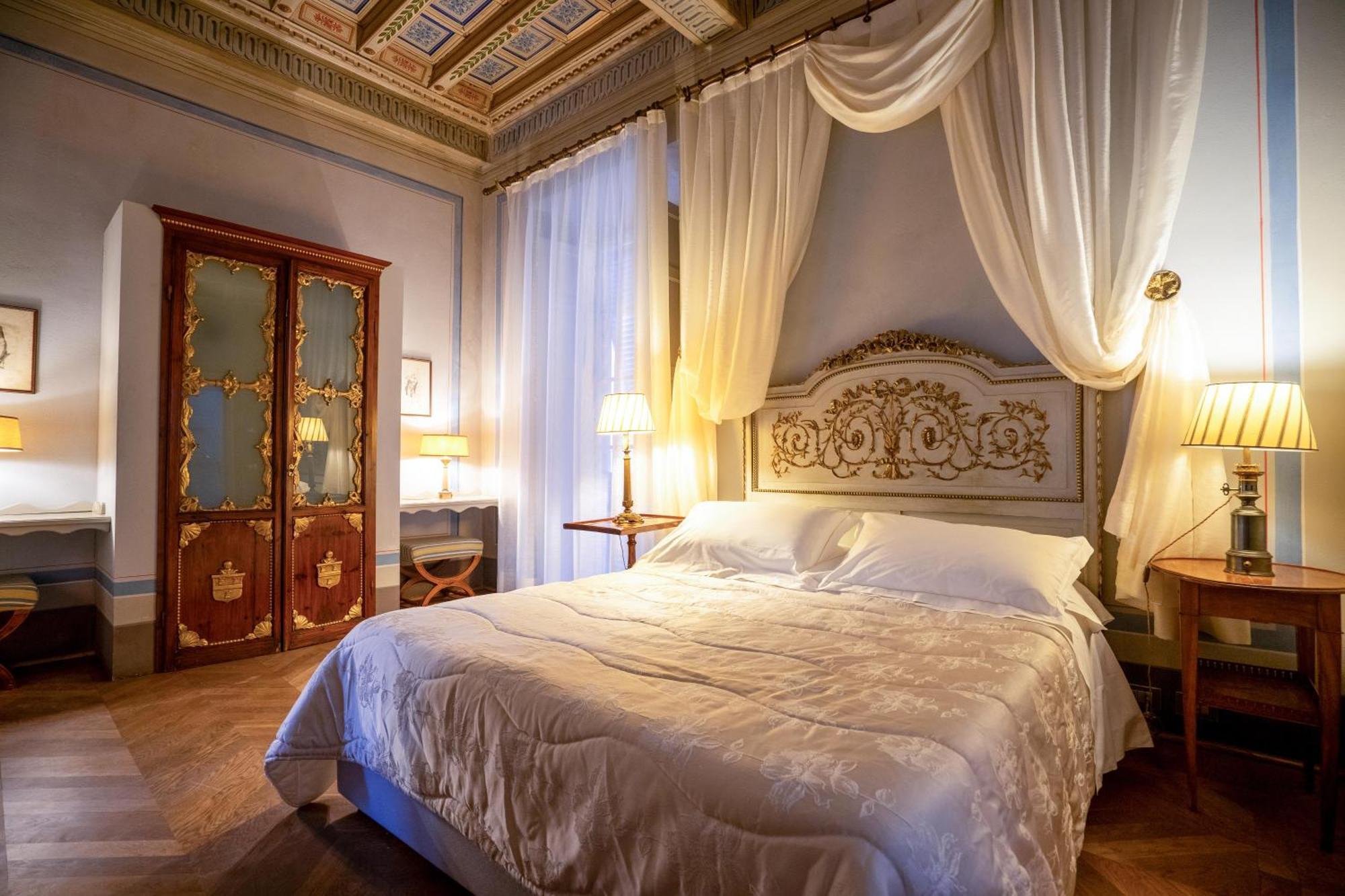 Palazzo Rocchi - Residenza D'Epoca Bed & Breakfast Lucca Exterior photo